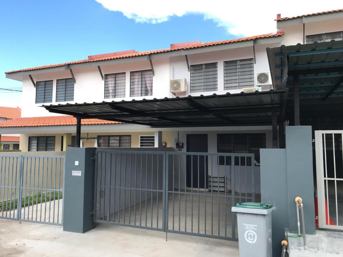 Oyo 90493 Jl Homestay Segamat Extérieur photo