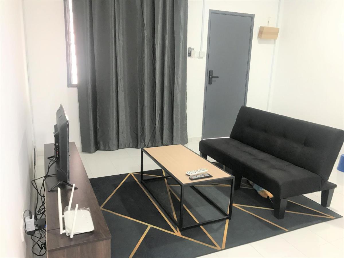 Oyo 90493 Jl Homestay Segamat Extérieur photo