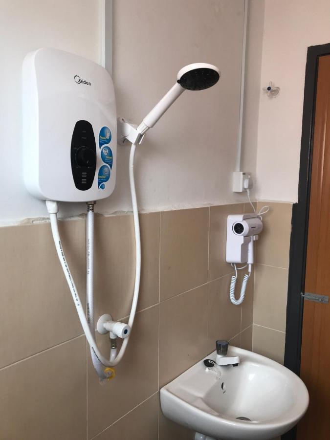 Oyo 90493 Jl Homestay Segamat Extérieur photo