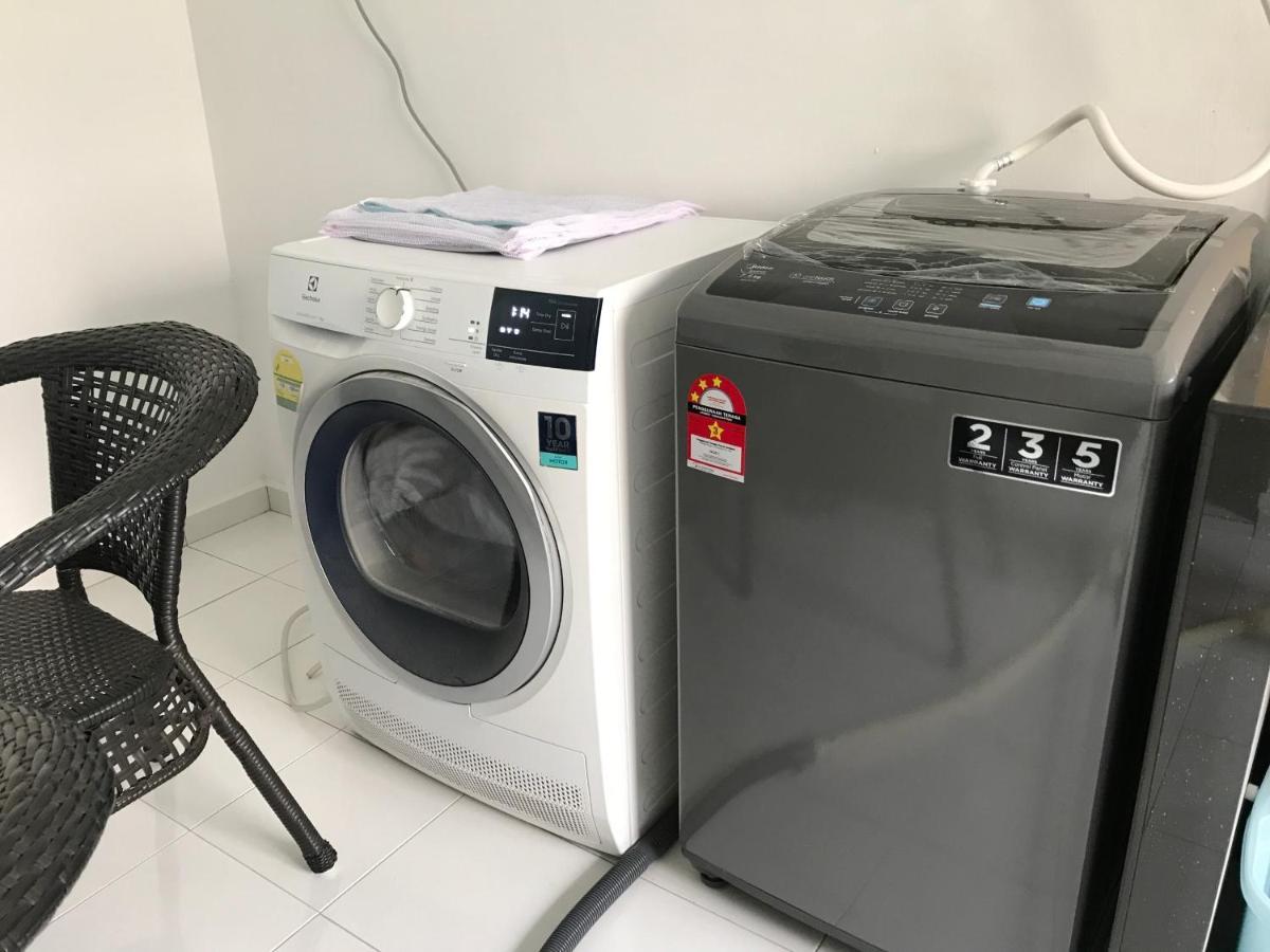Oyo 90493 Jl Homestay Segamat Extérieur photo