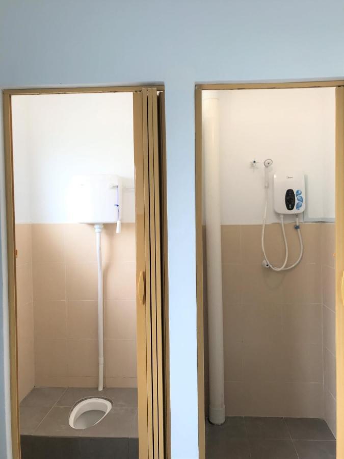 Oyo 90493 Jl Homestay Segamat Extérieur photo