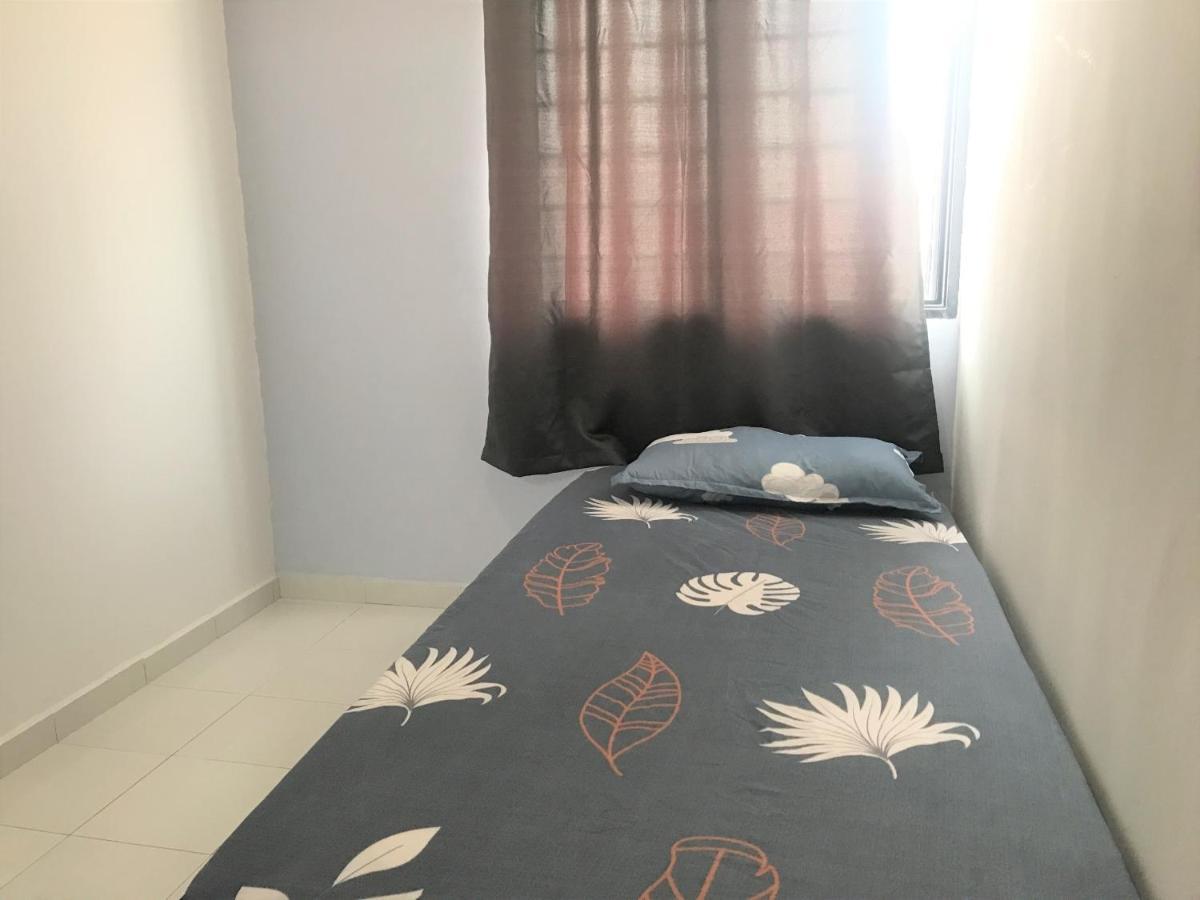 Oyo 90493 Jl Homestay Segamat Extérieur photo