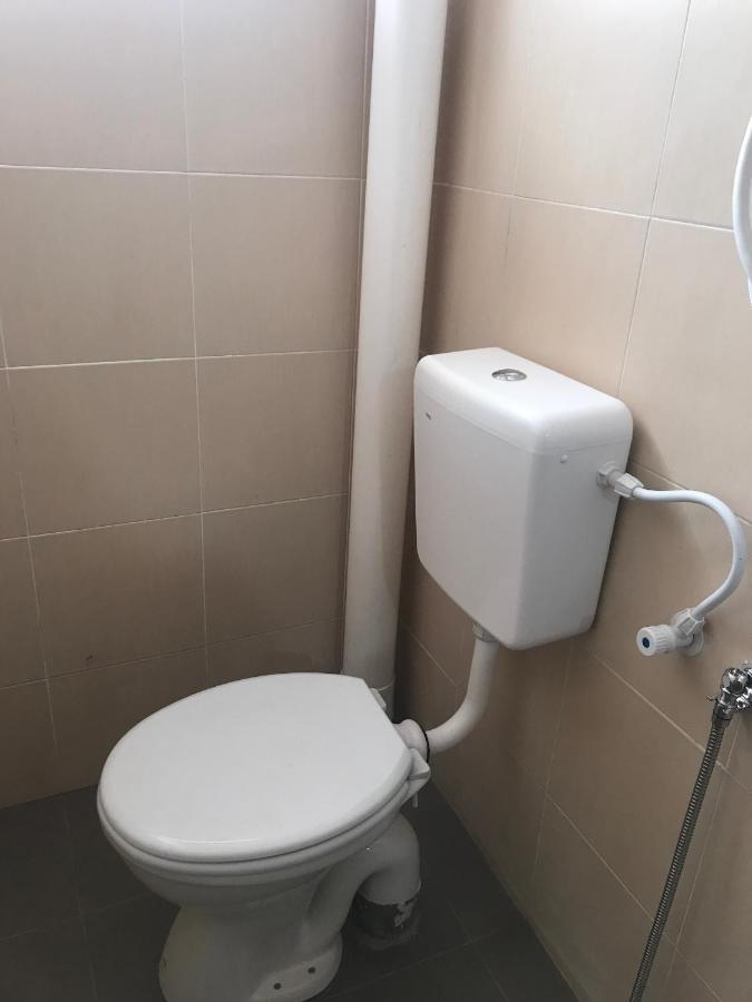 Oyo 90493 Jl Homestay Segamat Extérieur photo